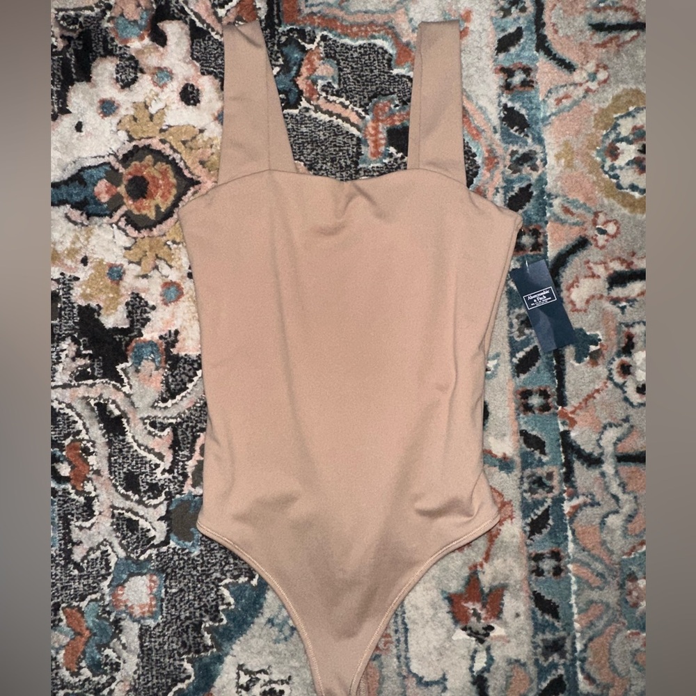 Double Layered Seamless Fabric Square neck Bodysuit
